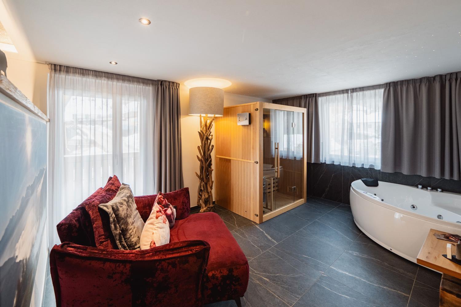 Romantic Spa Suite