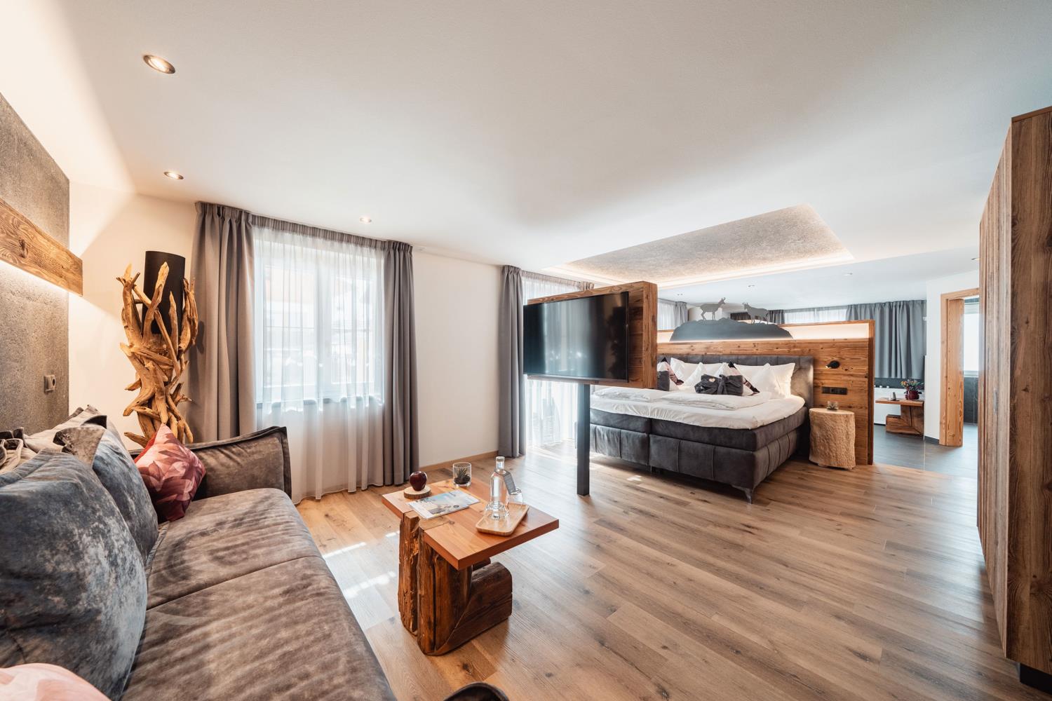 Romantic Spa Suite